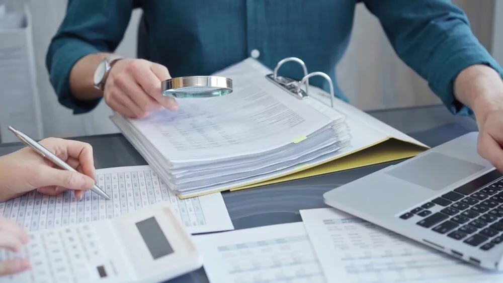 Why Do You Need a Forensic Accountant in Divorce? 12 Red Flags You Can't Ignore 1 Why Do You Need a Forensic Accountant in Divorce? 12 Red Flags You Can't Ignore